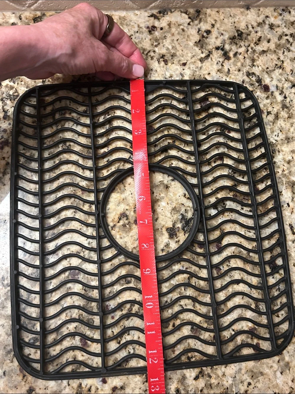 Rubbermaid Black Sink Grid with Center Drain Opening